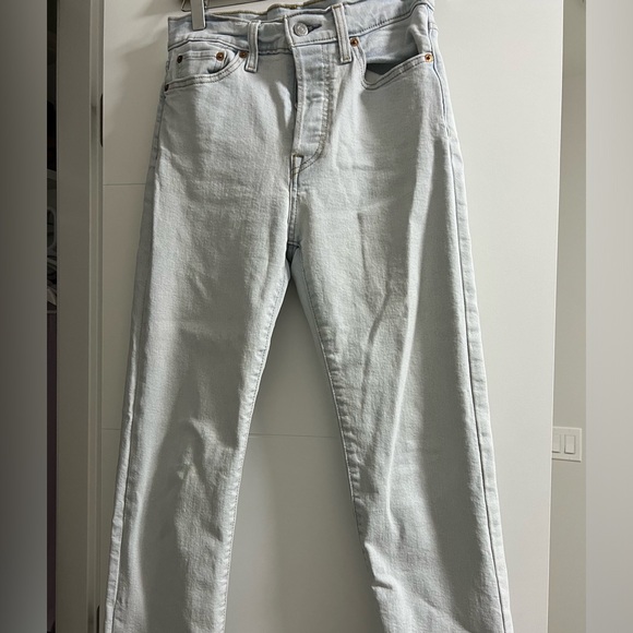 Levi’s Light wash Wedgie Jeans - Size 27, worn >10 times. - Picture 3 of 4